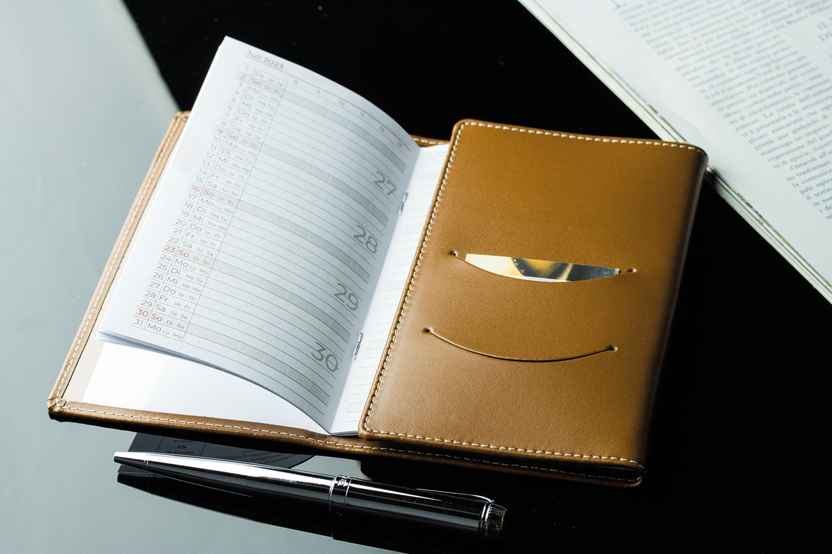 Heftkalender Pocket Format 2027 | Echtleder | CAMBRIDGE