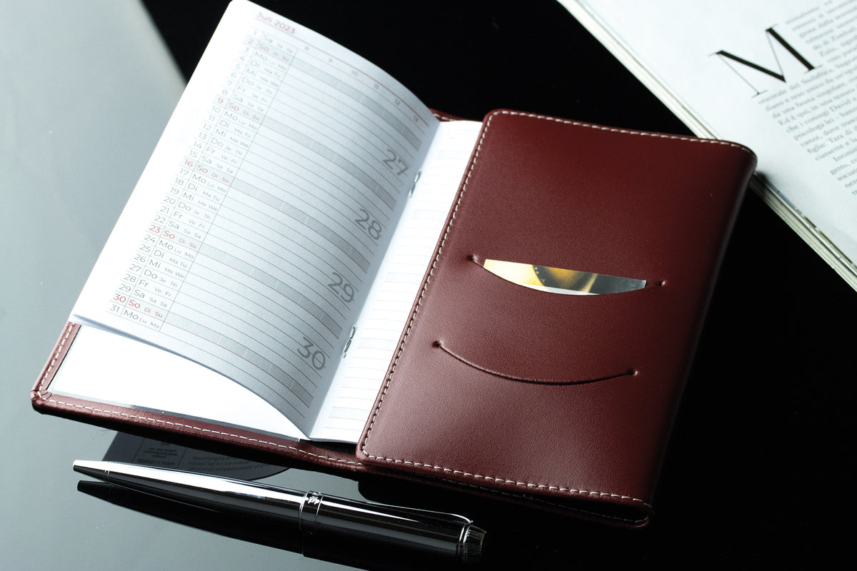 Heftkalender Pocket Format 2027 | Echtleder | CAMBRIDGE